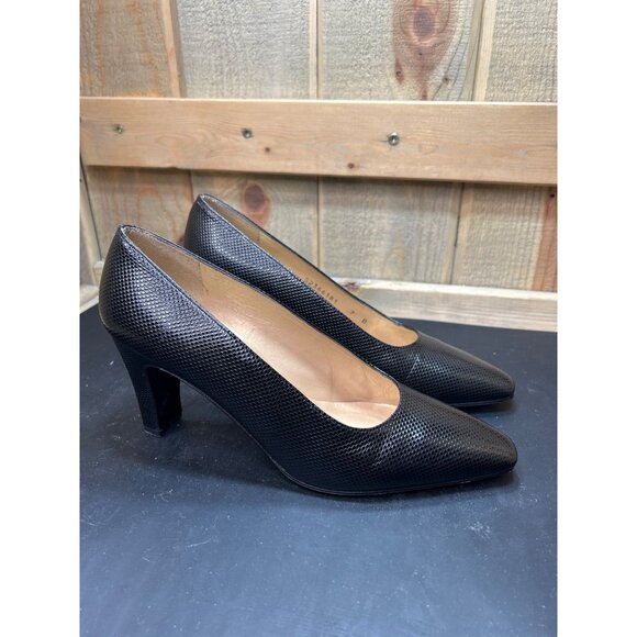 Stuart Weitzman Black Perforated Leather Pointed-Toe Pumps Size 7 B - Picture 2 of 9